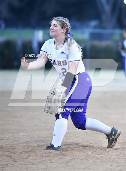 Thumbnail 3 in Montgomery vs Waller (Brenham Tournament) photogallery.