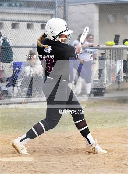Thumbnail 1 in Montgomery vs Waller (Brenham Tournament) photogallery.