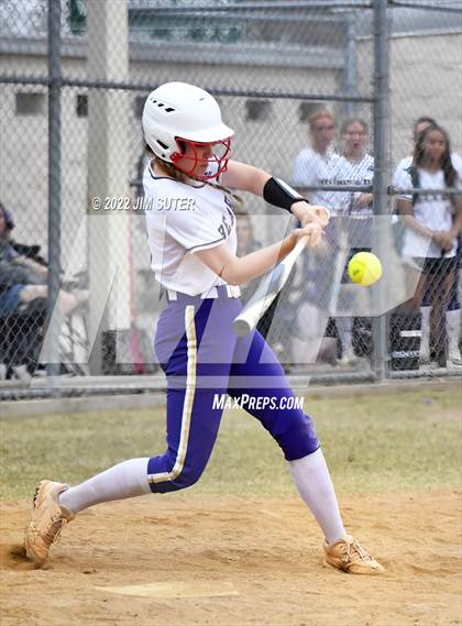 Thumbnail 1 in Montgomery vs Waller (Brenham Tournament) photogallery.