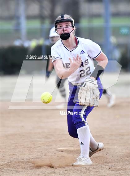 Thumbnail 3 in Montgomery vs Waller (Brenham Tournament) photogallery.