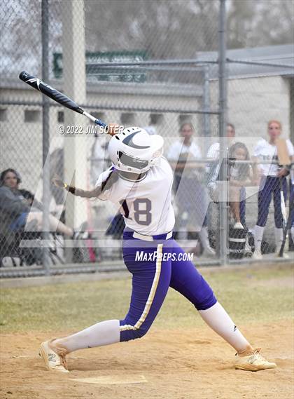 Thumbnail 1 in Montgomery vs Waller (Brenham Tournament) photogallery.