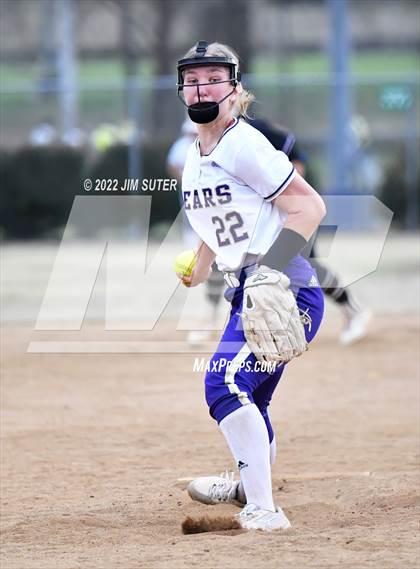 Thumbnail 2 in Montgomery vs Waller (Brenham Tournament) photogallery.