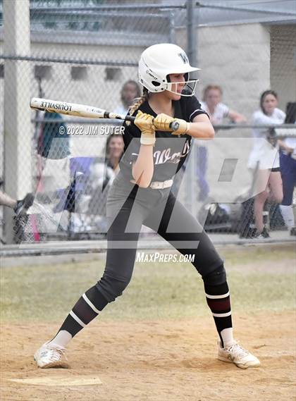 Thumbnail 1 in Montgomery vs Waller (Brenham Tournament) photogallery.