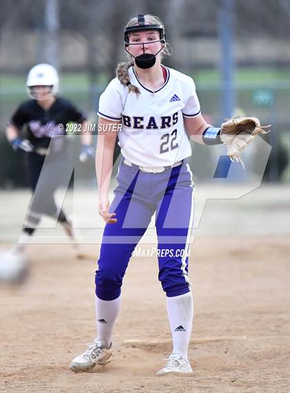 Thumbnail 3 in Montgomery vs Waller (Brenham Tournament) photogallery.