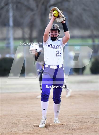 Thumbnail 3 in Montgomery vs Waller (Brenham Tournament) photogallery.