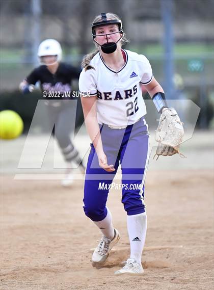 Thumbnail 2 in Montgomery vs Waller (Brenham Tournament) photogallery.