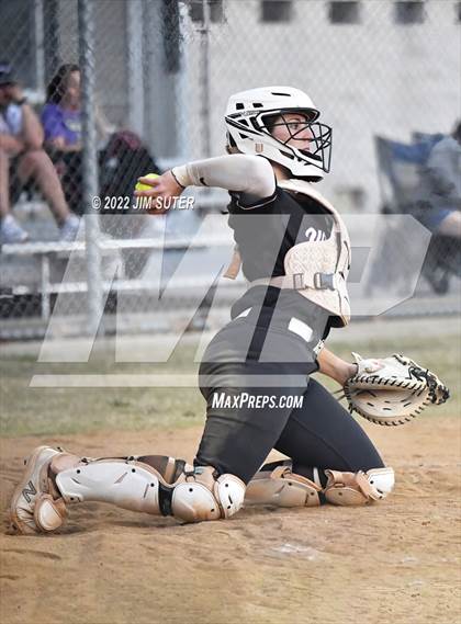 Thumbnail 1 in Montgomery vs Waller (Brenham Tournament) photogallery.