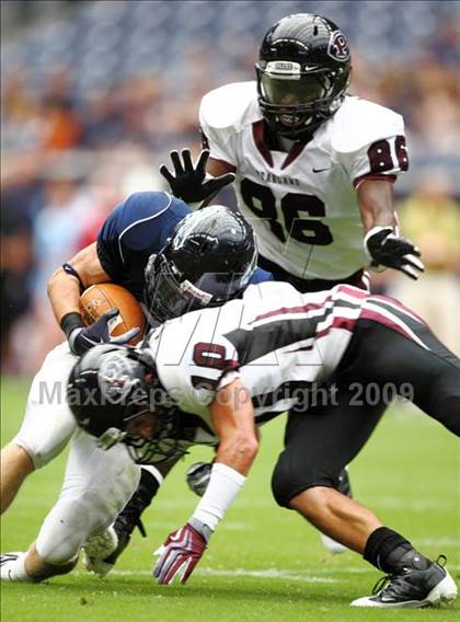 Thumbnail 3 in Pearland @ Kingwood (High School Football Kick Off Classic) photogallery.