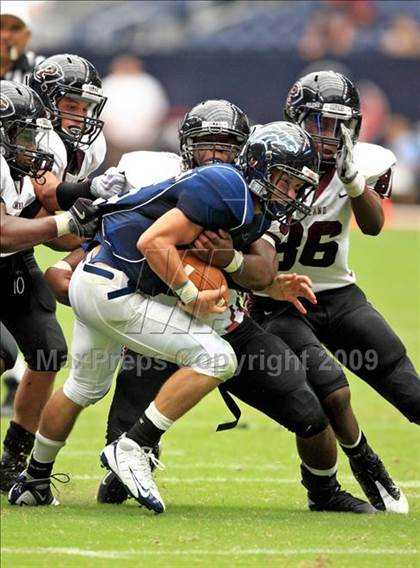 Thumbnail 3 in Pearland @ Kingwood (High School Football Kick Off Classic) photogallery.