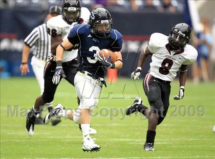 Thumbnail 3 in Pearland @ Kingwood (High School Football Kick Off Classic) photogallery.