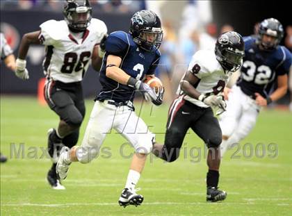 Thumbnail 2 in Pearland @ Kingwood (High School Football Kick Off Classic) photogallery.