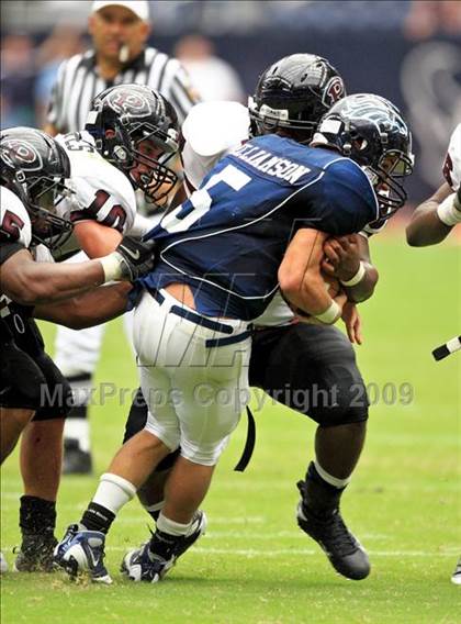 Thumbnail 1 in Pearland @ Kingwood (High School Football Kick Off Classic) photogallery.