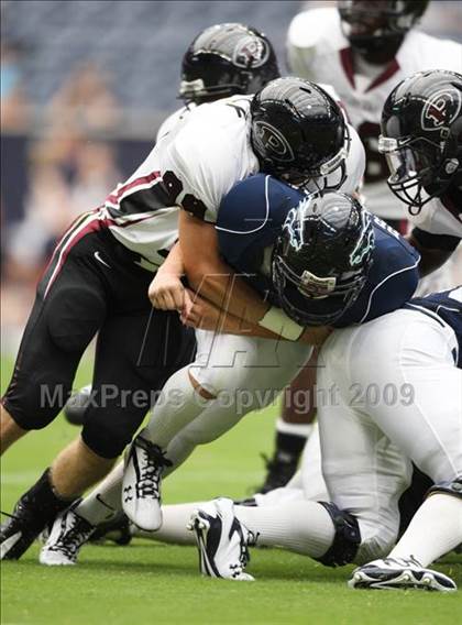 Thumbnail 3 in Pearland @ Kingwood (High School Football Kick Off Classic) photogallery.