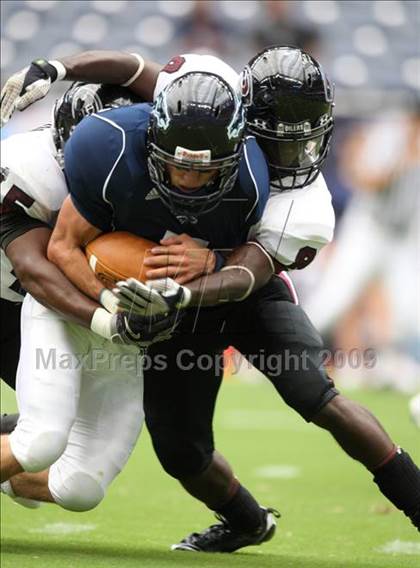 Thumbnail 3 in Pearland @ Kingwood (High School Football Kick Off Classic) photogallery.