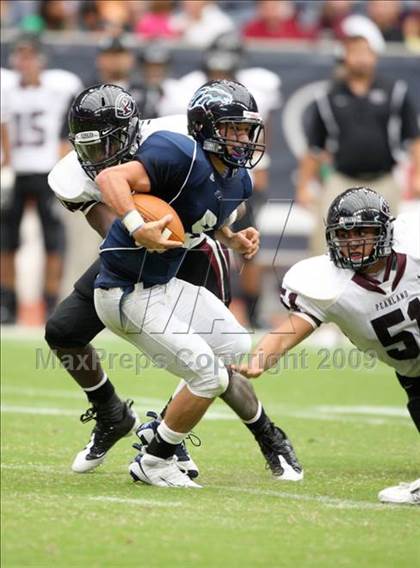 Thumbnail 3 in Pearland @ Kingwood (High School Football Kick Off Classic) photogallery.