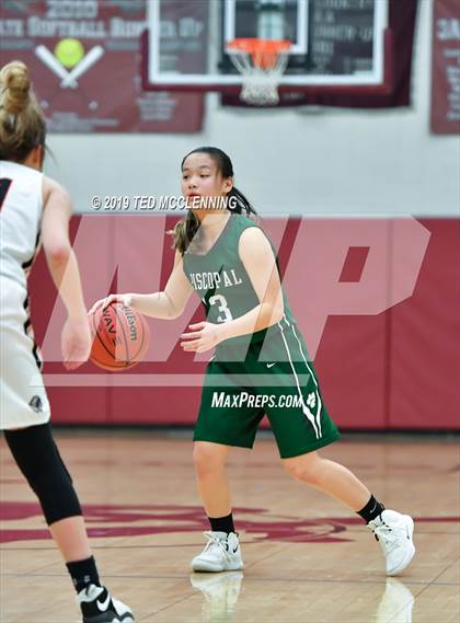 Thumbnail 1 in Lamar vs. Episcopal (AAA 3A Regional Playoff) photogallery.