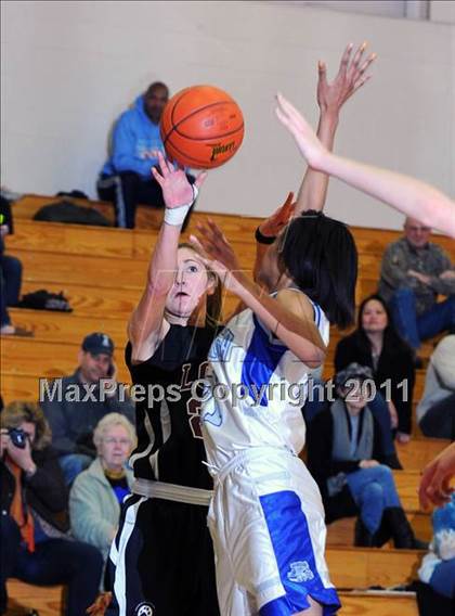 Thumbnail 1 in Lancaster Country Day vs. Steelton-Highspire (D3 Quarterfinals) photogallery.