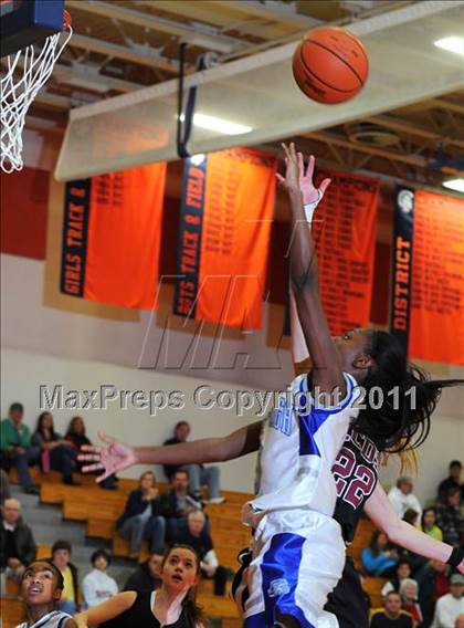 Thumbnail 1 in Lancaster Country Day vs. Steelton-Highspire (D3 Quarterfinals) photogallery.