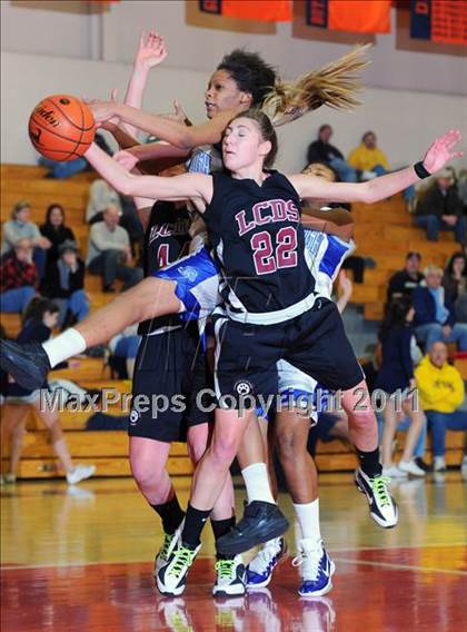 Thumbnail 3 in Lancaster Country Day vs. Steelton-Highspire (D3 Quarterfinals) photogallery.