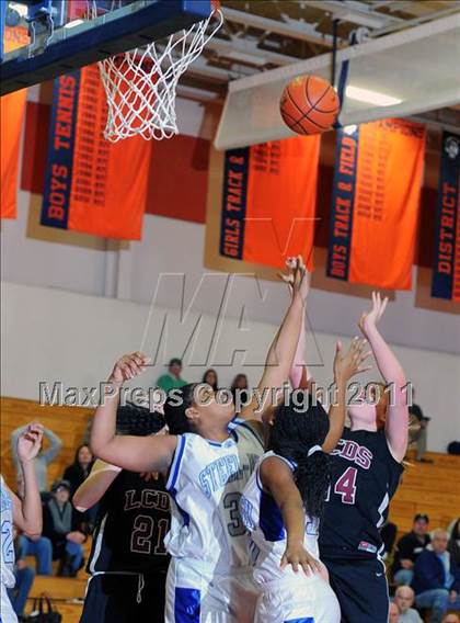 Thumbnail 2 in Lancaster Country Day vs. Steelton-Highspire (D3 Quarterfinals) photogallery.