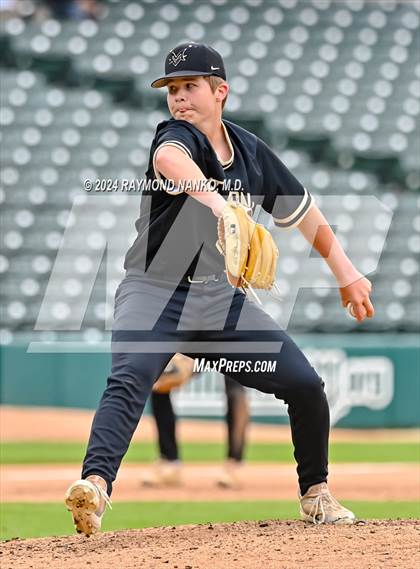 Thumbnail 2 in Mt. Vernon vs. Lawrence North photogallery.