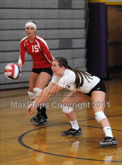 Thumbnail 3 in Redlands East Valley vs. Shadow Ridge (Durango Fall Classic) photogallery.