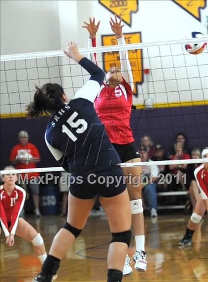 Thumbnail 1 in Redlands East Valley vs. Shadow Ridge (Durango Fall Classic) photogallery.