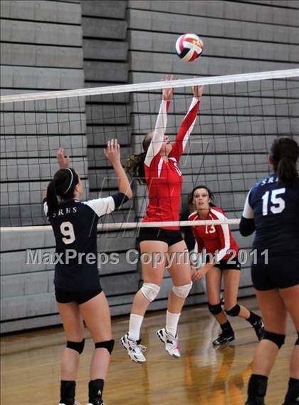 Thumbnail 3 in Redlands East Valley vs. Shadow Ridge (Durango Fall Classic) photogallery.