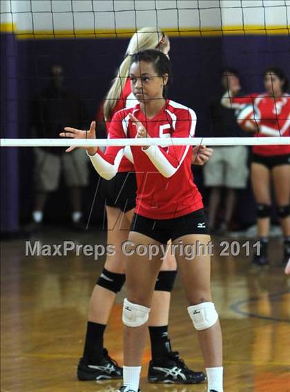 Thumbnail 2 in Redlands East Valley vs. Shadow Ridge (Durango Fall Classic) photogallery.