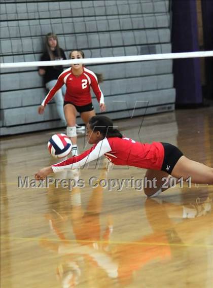 Thumbnail 3 in Redlands East Valley vs. Shadow Ridge (Durango Fall Classic) photogallery.