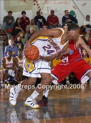 Thumbnail 3 in San Leandro vs. Archbishop Riordan (Gridley Invitational) photogallery.