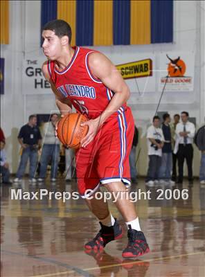 Thumbnail 2 in San Leandro vs. Archbishop Riordan (Gridley Invitational) photogallery.