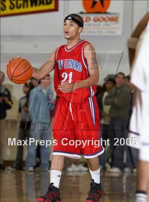 Thumbnail 2 in San Leandro vs. Archbishop Riordan (Gridley Invitational) photogallery.