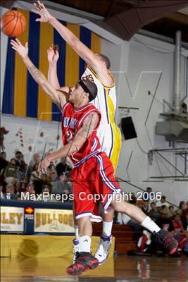 Thumbnail 1 in San Leandro vs. Archbishop Riordan (Gridley Invitational) photogallery.