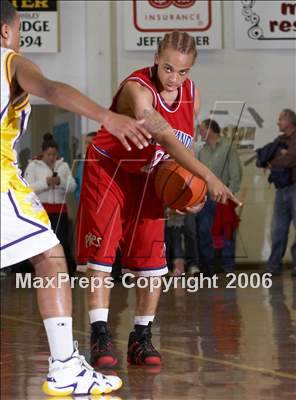 Thumbnail 1 in San Leandro vs. Archbishop Riordan (Gridley Invitational) photogallery.