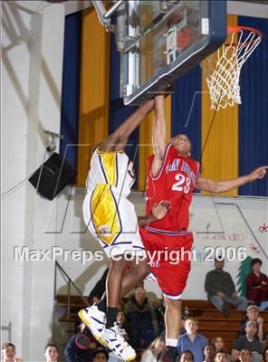 Thumbnail 2 in San Leandro vs. Archbishop Riordan (Gridley Invitational) photogallery.