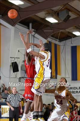 Thumbnail 3 in San Leandro vs. Archbishop Riordan (Gridley Invitational) photogallery.