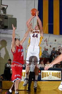 Thumbnail 2 in San Leandro vs. Archbishop Riordan (Gridley Invitational) photogallery.