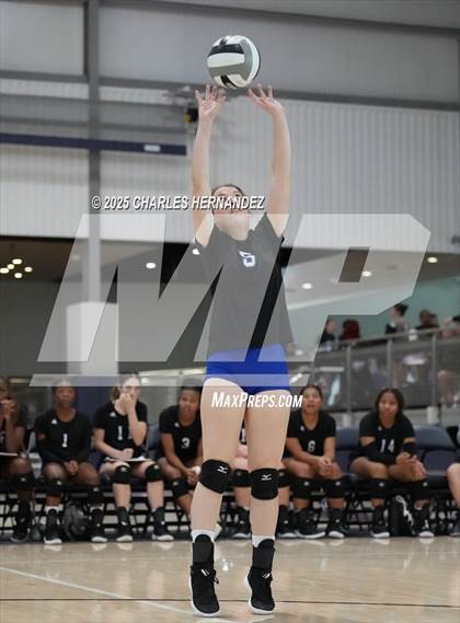 Thumbnail 3 in Mansfield vs. Copperas Cove (Legends Invitational) photogallery.