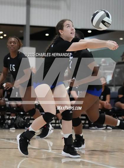 Thumbnail 3 in Mansfield vs. Copperas Cove (Legends Invitational) photogallery.