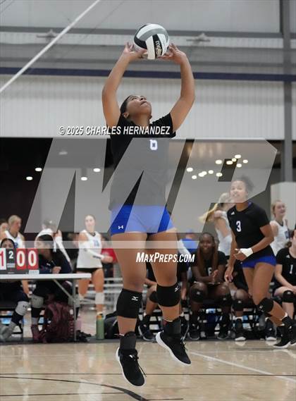 Thumbnail 1 in Mansfield vs. Copperas Cove (Legends Invitational) photogallery.