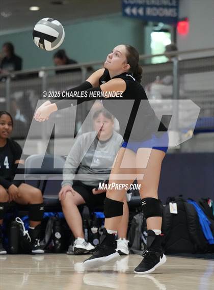 Thumbnail 2 in Mansfield vs. Copperas Cove (Legends Invitational) photogallery.