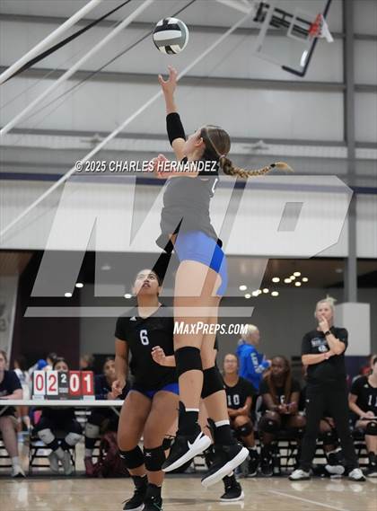 Thumbnail 2 in Mansfield vs. Copperas Cove (Legends Invitational) photogallery.