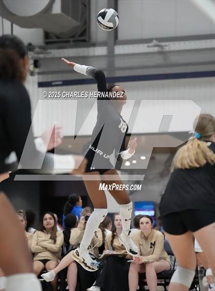 Thumbnail 1 in Mansfield vs. Copperas Cove (Legends Invitational) photogallery.