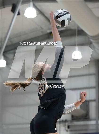 Thumbnail 3 in Mansfield vs. Copperas Cove (Legends Invitational) photogallery.