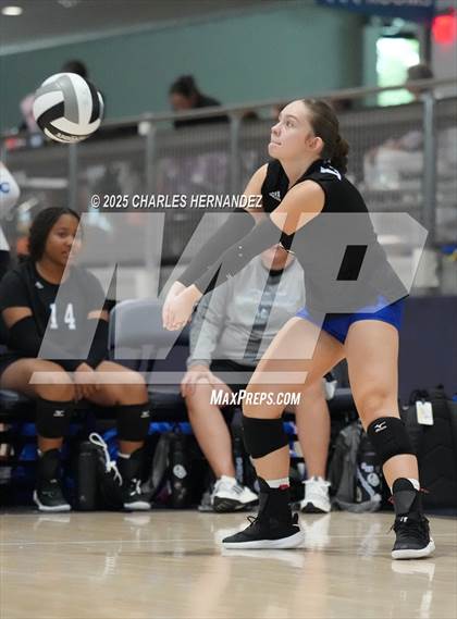 Thumbnail 2 in Mansfield vs. Copperas Cove (Legends Invitational) photogallery.