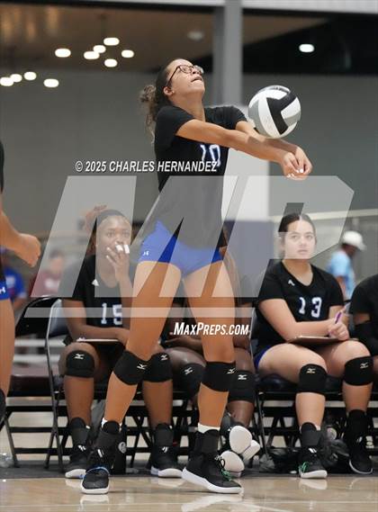 Thumbnail 1 in Mansfield vs. Copperas Cove (Legends Invitational) photogallery.