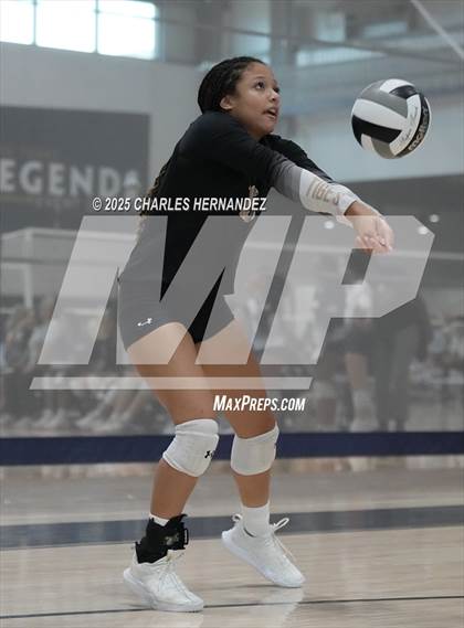 Thumbnail 3 in Mansfield vs. Copperas Cove (Legends Invitational) photogallery.