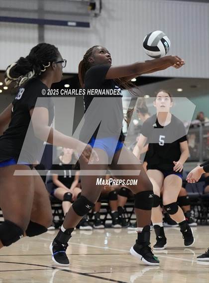 Thumbnail 3 in Mansfield vs. Copperas Cove (Legends Invitational) photogallery.