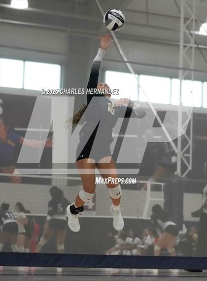 Thumbnail 2 in Mansfield vs. Copperas Cove (Legends Invitational) photogallery.